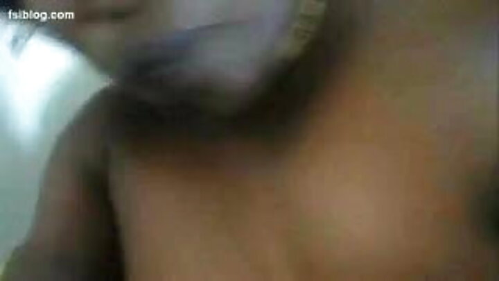 Mwanamke mweusi aliyechorwa tattoo anaswa kwenye matako yake na msanii wa picha za watu wasio na hatia