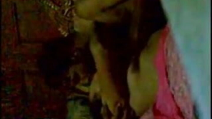 Mtu mwenye nywele za blonde hatimaye alipata mwanaume anayependa kulamba uume
