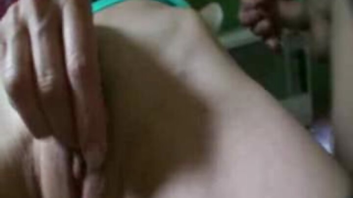 Slut mtu mzima anamzawadia dereva wa kujifungua kwa ngono ya mkundu na kulamba mkundu ili ajifungue haraka