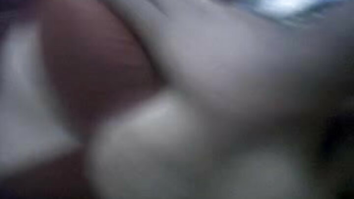 Amevaa MILF mzuri mwenye mwili mzuri