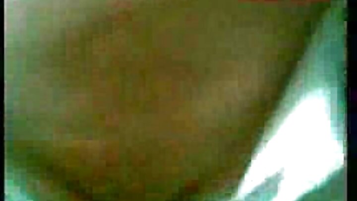Mwanaume mweusi akiwa na uume mkubwa alimlawiti msichana mweupe kwa nguvu mdomoni.